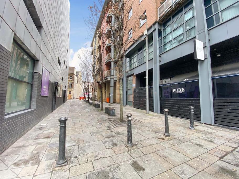 Liverpool One Beautifully Presented 2 Bedroom Apartment Bagian luar foto