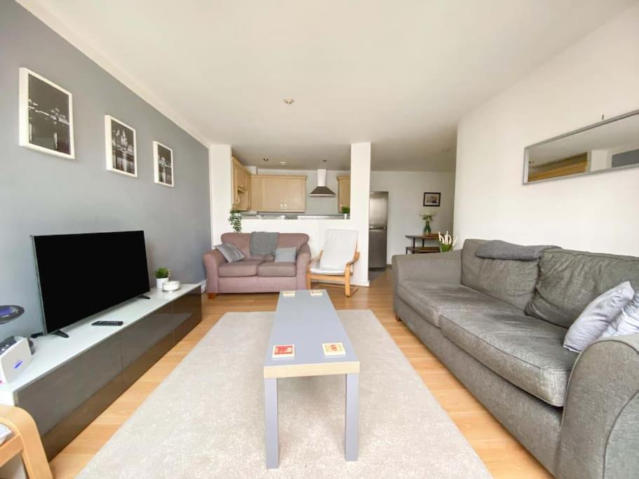 Liverpool One Beautifully Presented 2 Bedroom Apartment Bagian luar foto