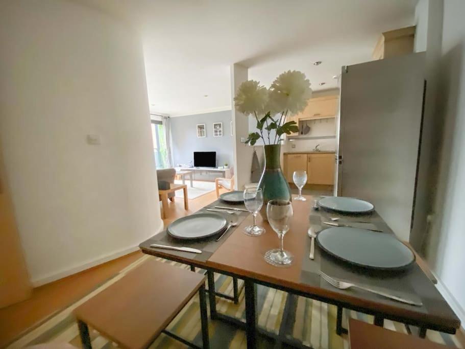 Liverpool One Beautifully Presented 2 Bedroom Apartment Bagian luar foto